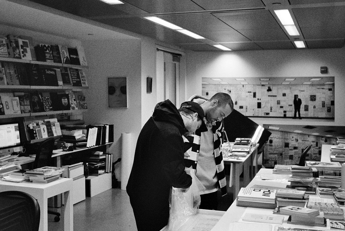 New York Herb Lubalin Ilk Flottante