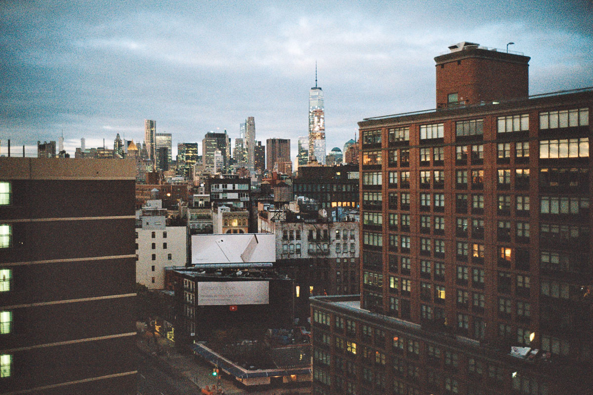New YorNew York The Standard hotel Ilk Flottantek Herb Lubalin Ilk Flottante