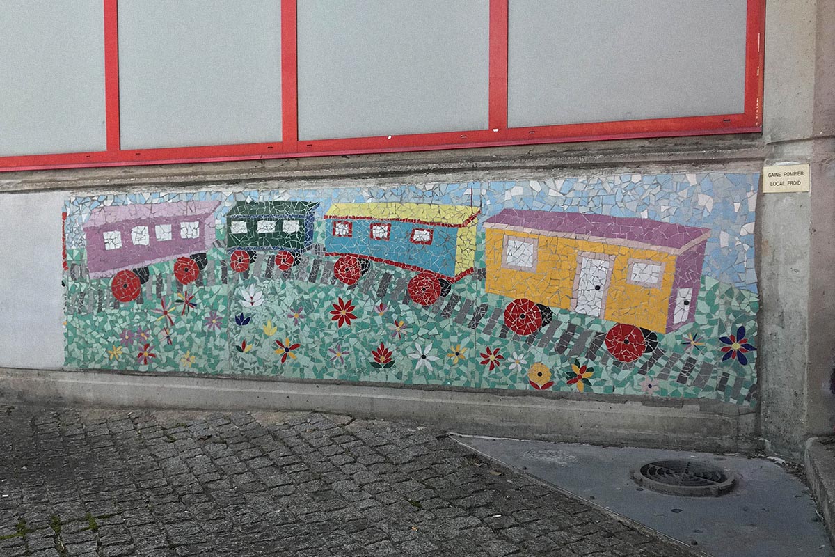 Train Mosaic Ilk Flottante